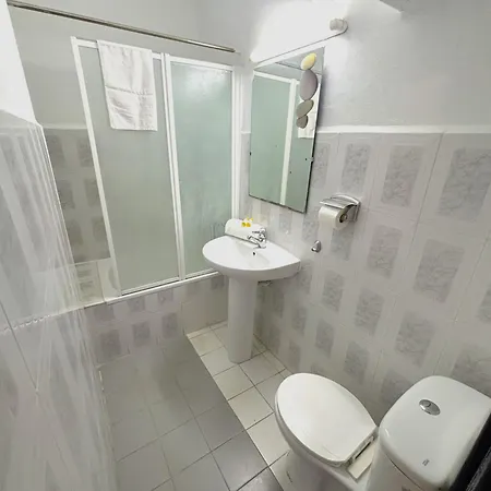 Evans Realty - Euro Holitel 3*