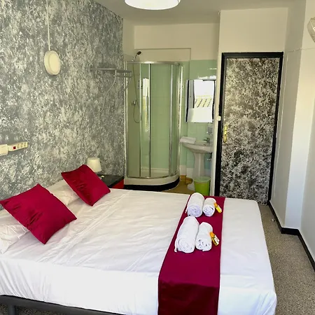 Evans Realty - Euro Holitel Guest house